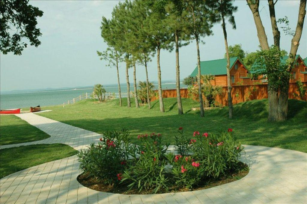 Paradise Resort At Hill Country Buchanan Dam 外观 照片